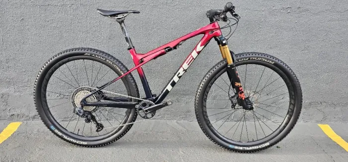 Trek Supercaliber 9.8 Carbon - XX1 AXS / Rodas Carbon / Fox Kashima