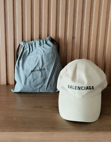 Boné Balenciaga original 