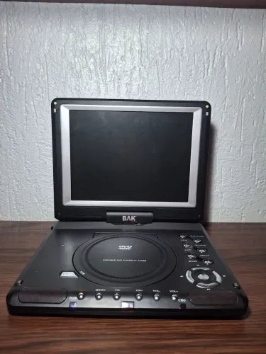 DVD Player Portátil BAK Japan com Tela + Carregador