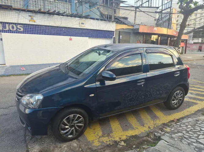Toyota Etios X 1.3 Flex 16V 5P Mec. 2015