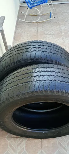 2 pneus  265/60R18 Bridgestone primeira