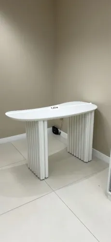 Mesa para consultório 