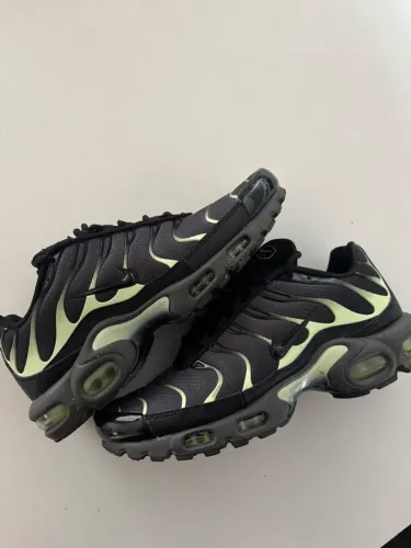 NIKE TN