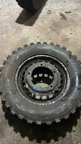 Par de Roda 15 invertida com pneu
