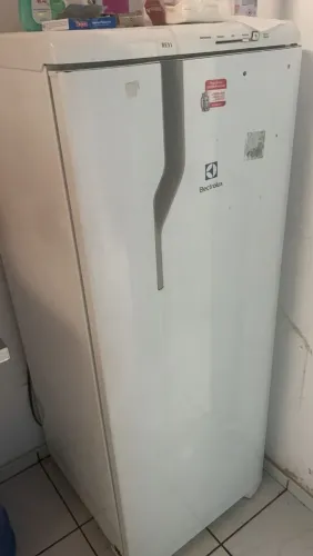 Geladeira ainda boa