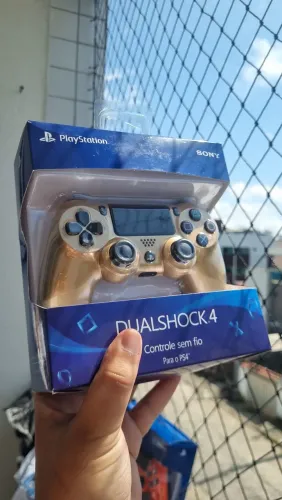 Controle de Primeira Linha Dourado para Ps4/PC/Celular... NOVO e LACRADO