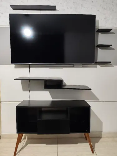 Vendo 5 Prateleiras sendo uma com nicho e 1 rack com 1 gaveta