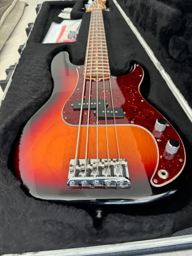 Fender Precision American Standard V