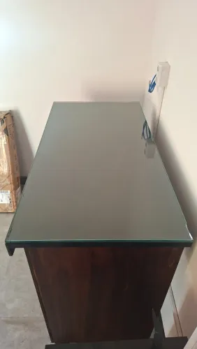 Mesa de escritório e cadeira