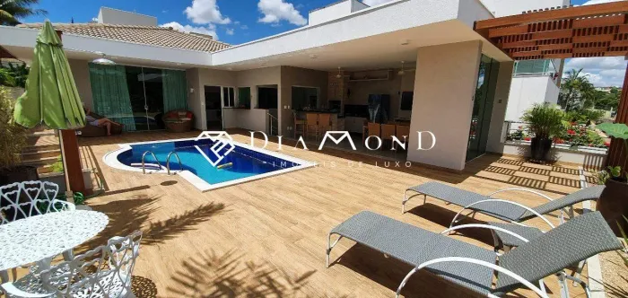 Casa de Alto Padrão à Venda | 550 m² de Terreno e 337,5 m² de Construção