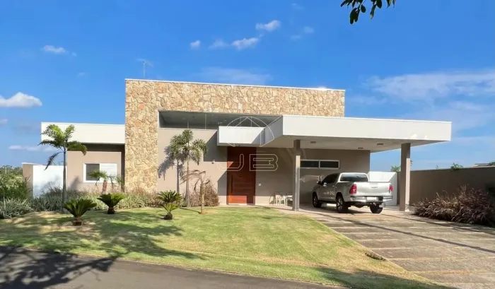 Oportunidade: Casa à venda no Condomínio Plazza Ville, em Holambra/SP