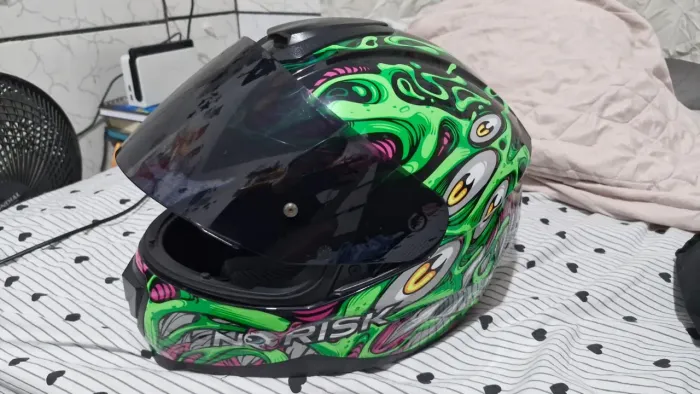 Capacete Norisk monster