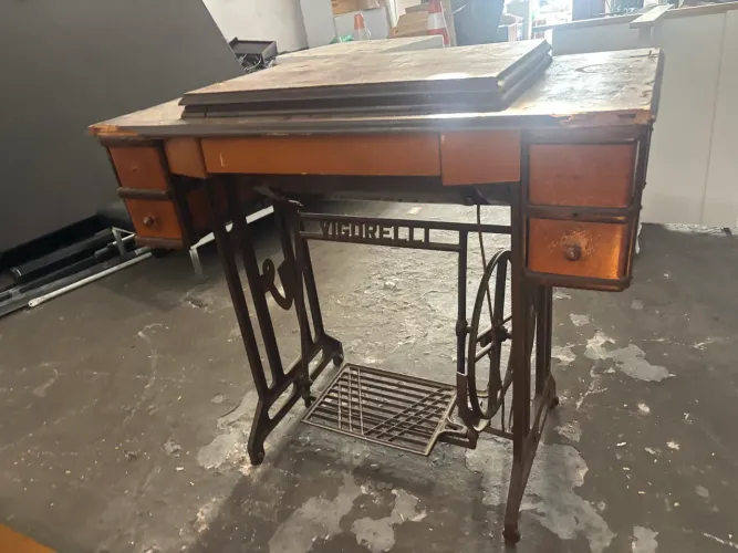 Máquina de costura antiga