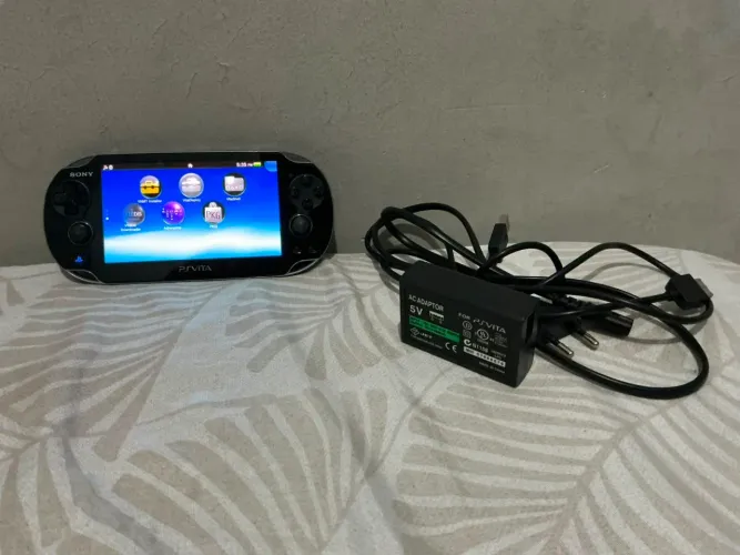 Ps Vita 8gbs Desbloqueado (Em perfeito estado)