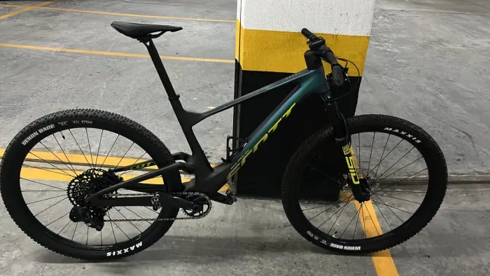 Bicicleta Scott spark rc team issue