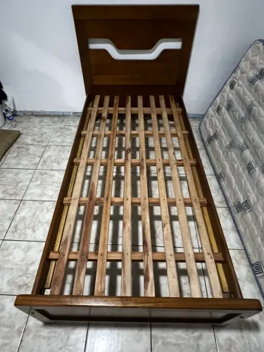 Cama de Madeira Maciça | Estrutura Resistente