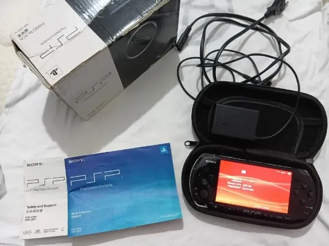 Sony PSP 3006 Piano Black Tudo Original Na Caixa (Serial Bate) + Manuais + Memory Stick 8G