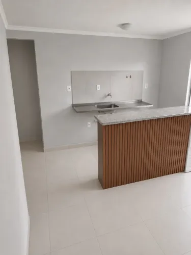 VENDE-SE CASA COMPACTA E MODERNA A 5 min DO CENTRO E 15 min das ORLAS