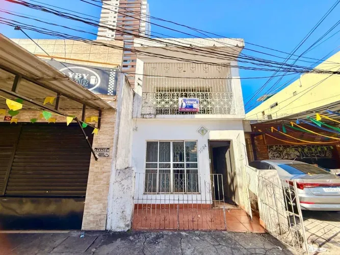 Casa a venda em São Brás com 176m2, 4 quantos, sacada.