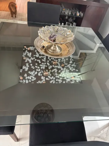 Mesa de jantar com tampo de vidro