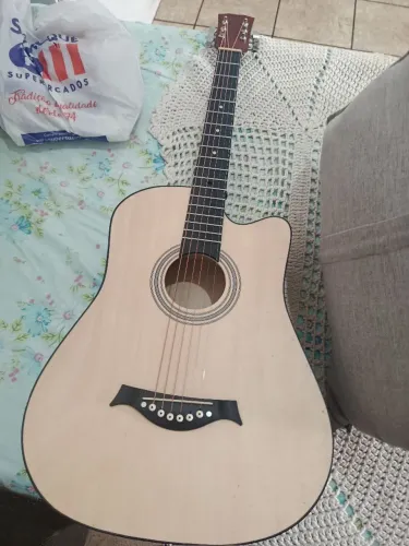 Violão básico para iniciantes, novo, nunca usado!