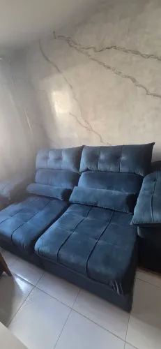 Sofá Retrátil na Cor azul, de 2,30 metros