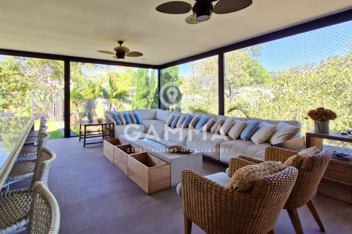Casa à venda no Pacaembu - Com vista, piscina e espaço gourmet