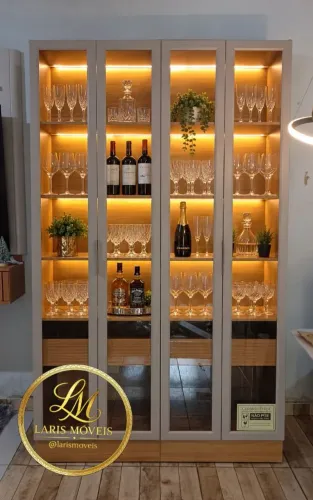 Cristaleira Allure 4 portas ?% MDF - Com LED