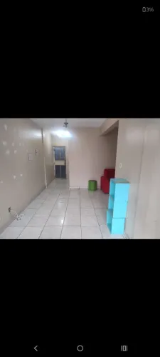 Quarto mobiliado leia o anúncio