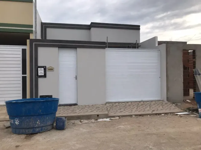 Casa à venda - 2 quartos + quintal | Ótima estrutura
