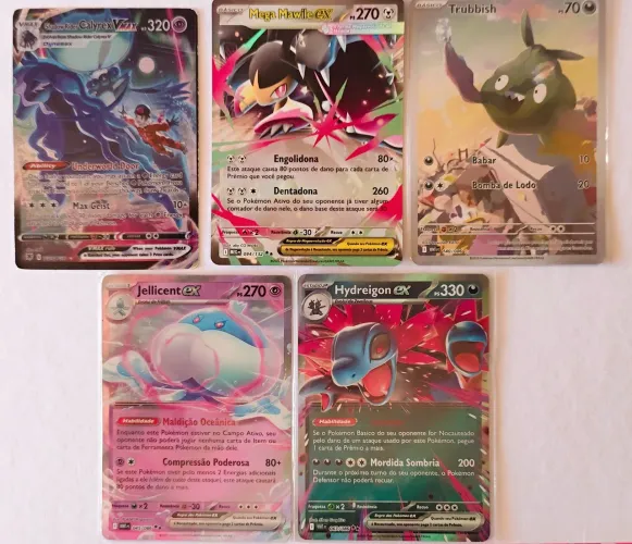 Lote com 92 cartas de POKÉMON - inclui EX, VMAX, TREINADOR e cartas variadas.