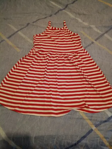 3 Vestidos Infantil 8 a 14 anos Seminovos (sem defeitos) 20 reais cada