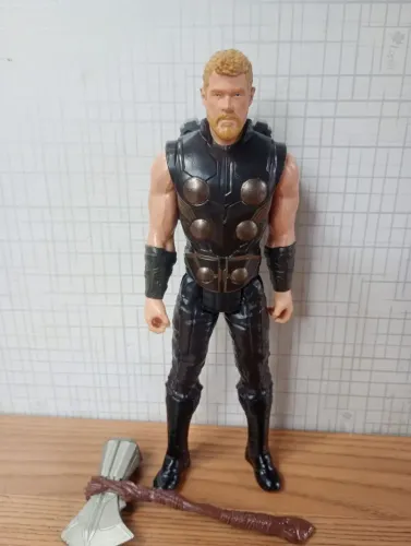 Boneco Thor que fala