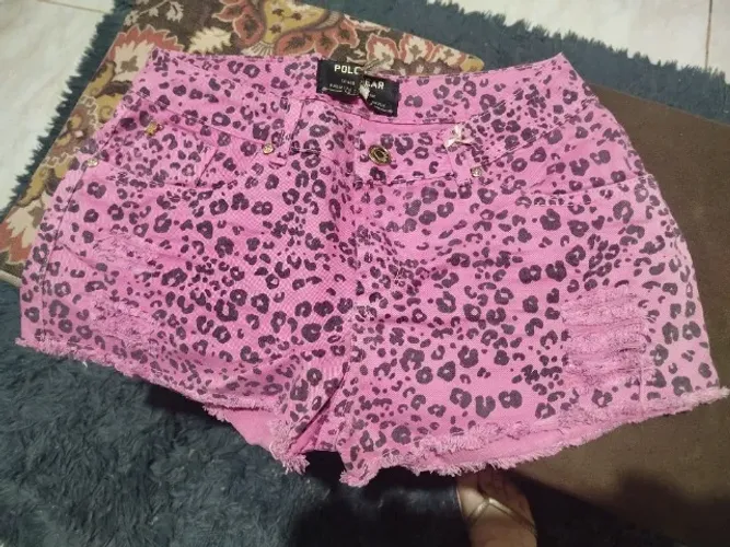 Roupas e sapatos em novas e semi novas