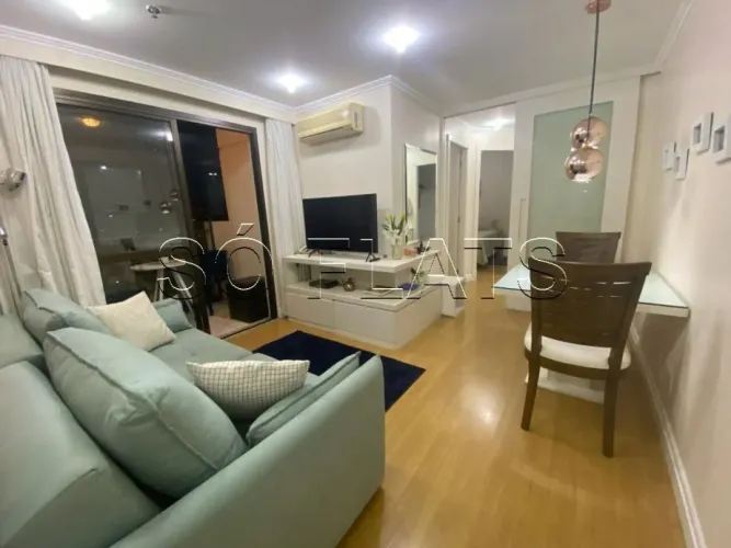 Flat reformado disponível para locação na Vila Olímpia com 48m², 1 vaga e 2 dorm