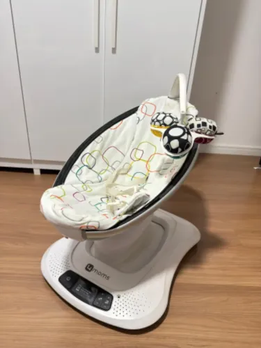Cadeira de Balanço 4moms MamaRoo 4.0