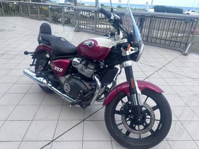 Royal Enfield Super meteor 650cc celestial 2026 - Vendedora Fernanda