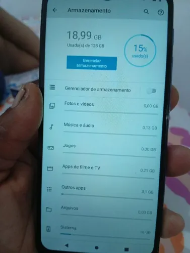 UM CELULAR MOTOROLA ONE FUSION 128GIGAS