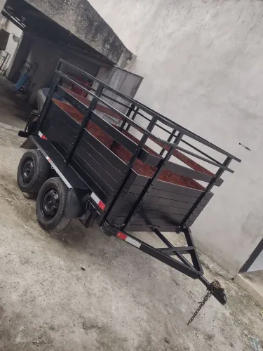 Reboque 2 eixo todo em dias no ponto de trasferir