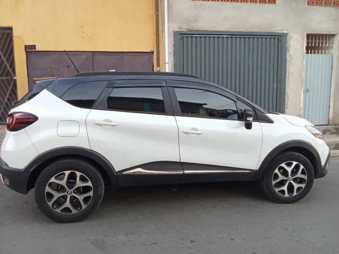 Renault Captur Intense 1.3 TB 16V Flex 5P AUT 2022