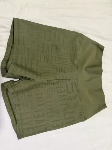 Shorts Live! Original, tamanho P, cor verde escuro/militar