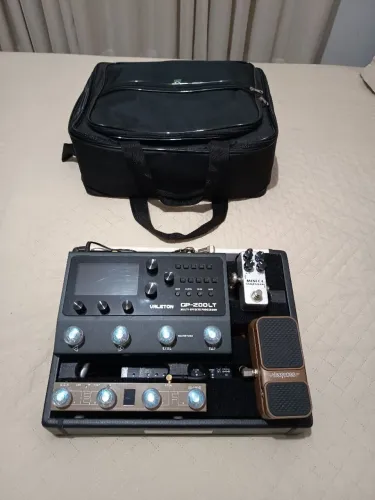 Pedalboard + Bag + chocolate+ compressor+ Valeton LT200