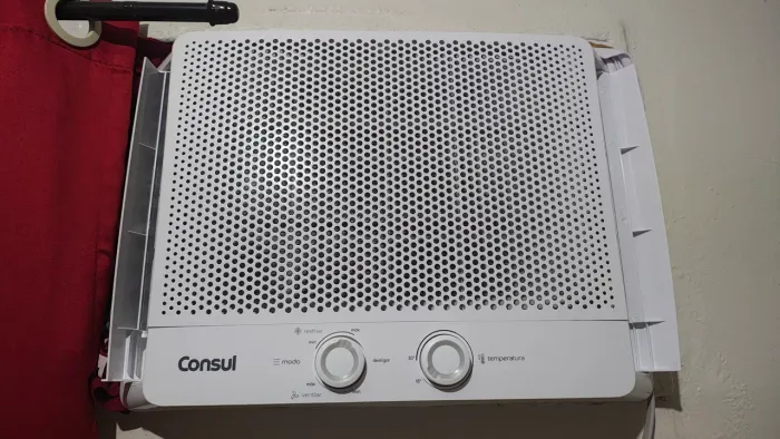 Ar-condicionado de janela de 10mil BTUs, Consul, 1 ano e 5 meses de uso
