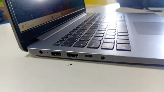 Notebook Lenovo 03 meses de uso.