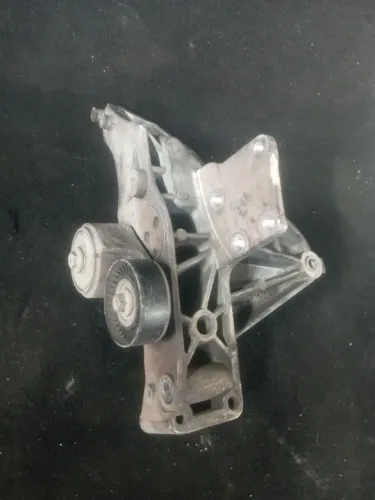 Suporte do alternador e compressor Fiat mobi original