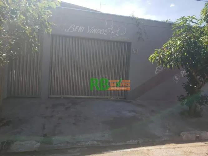 Casa à Venda com Piscina e Espaço para Eventos | 250m² | Excelente Investimento