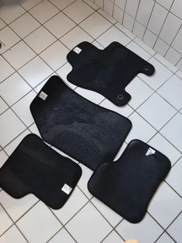 Kit de tapetes carpete Jeep Renegade original (NUNCA USADO)