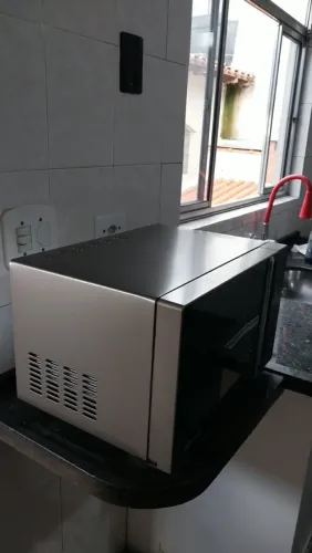 Micro-ondas Electrolux Espelhado - Painel Digital - Super Conservado - 110V