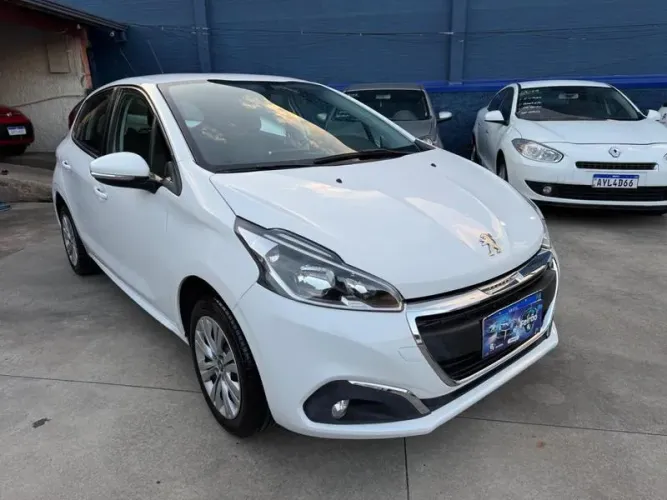 Peugeot 208 Active 1.2 Flex 12V 5P Mec. 2017