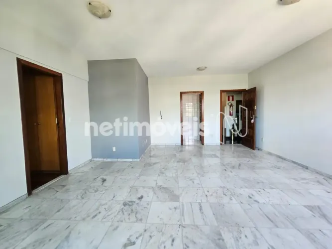 Lindo apartamento px a toda infra estrutura da Av Silva lobo, Prédio com lazer completo!!!